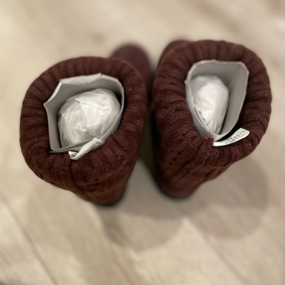 Muk Luk Burgundy Suede Boots, NWT - Picture 4 of 10